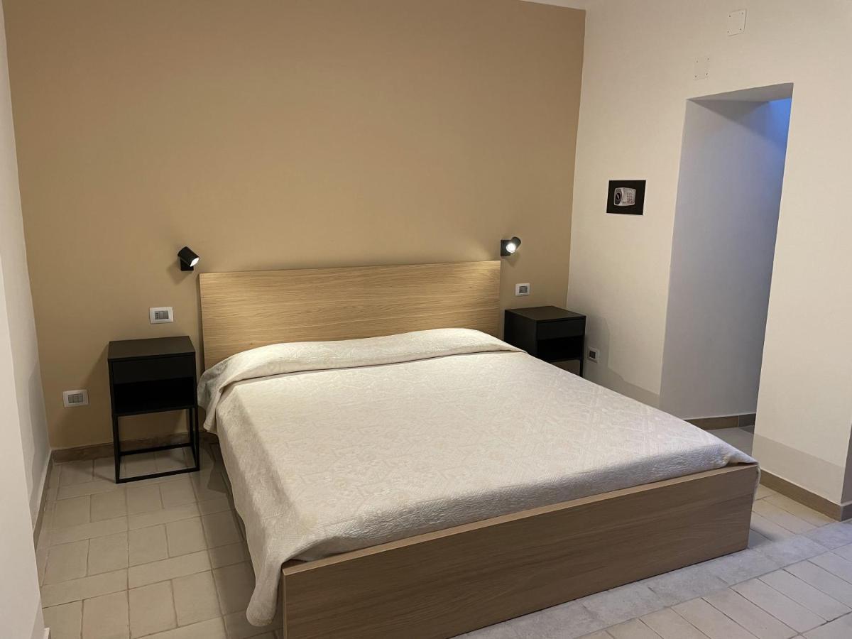 Alex Comfort House Бари Экстерьер фото